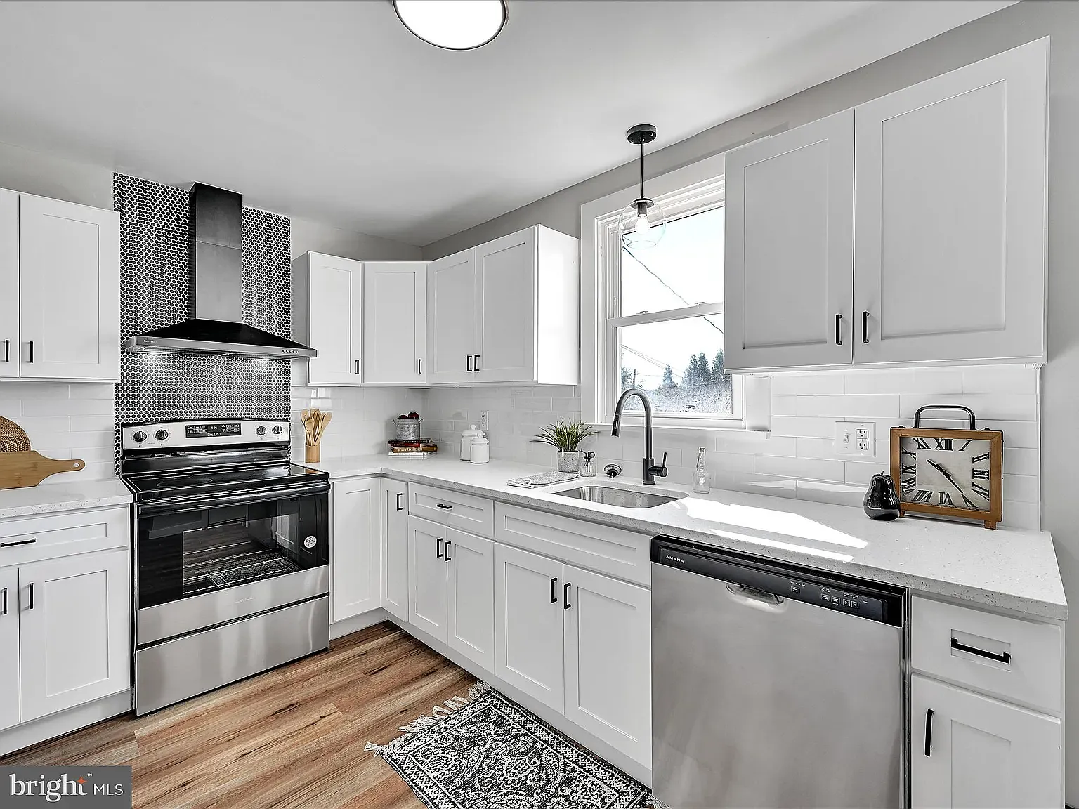 2 bed, 1221 sqft, $2,000 — Photo 3