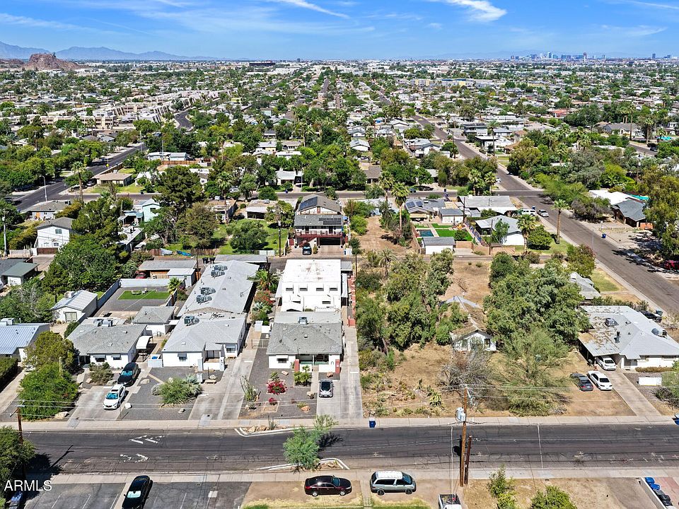 2nd image of 1214 S FARMER Avenue