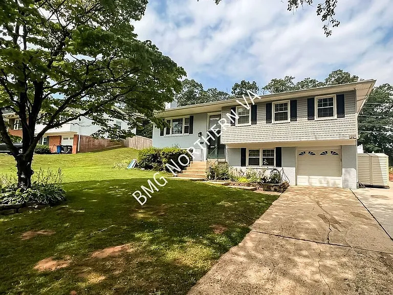8237 Smithfield Ave — Photo 3