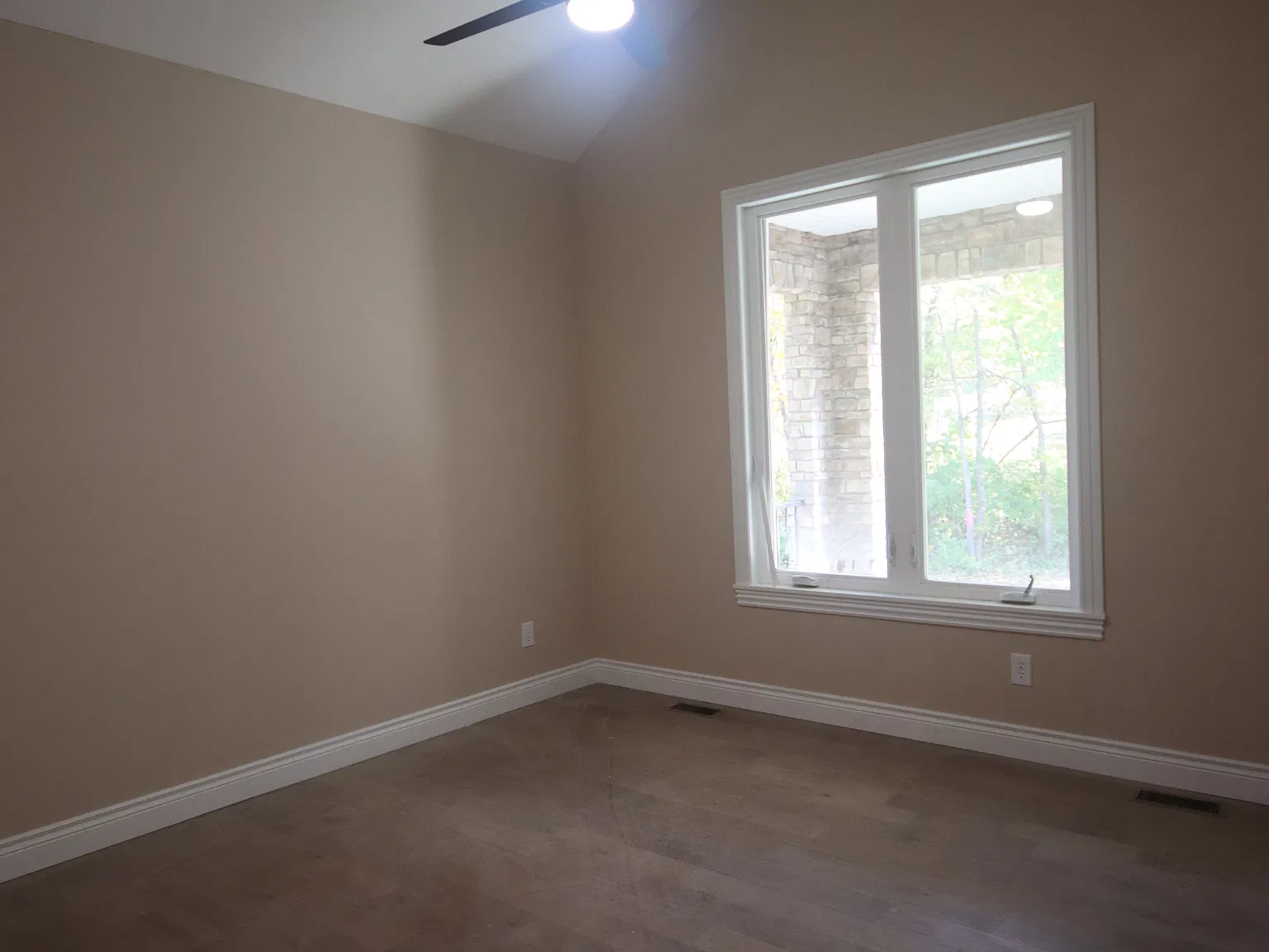 3 bed, 2860 sqft, $2,550 — Photo 4