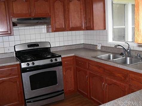 3rd image of 18026 Manhattan Pl