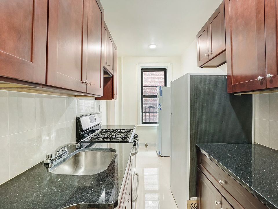 1st image of 144-44 Sanford Ave #5DD