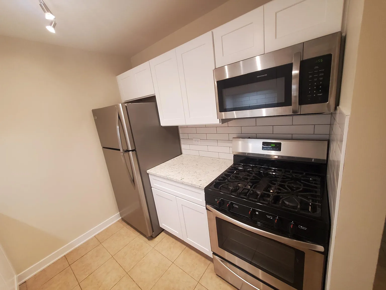 1 bed, 750 sqft, $1,500 — Photo 2