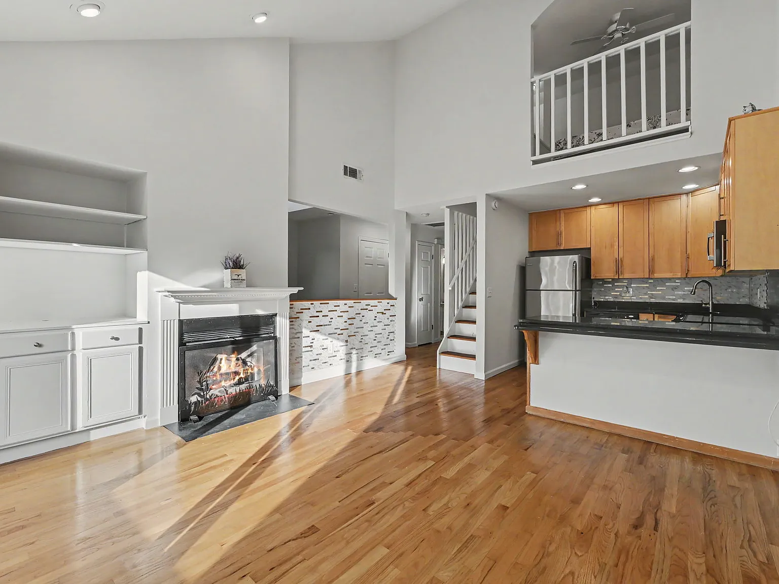 2 bed, 1300 sqft, $4,800 — Photo 3