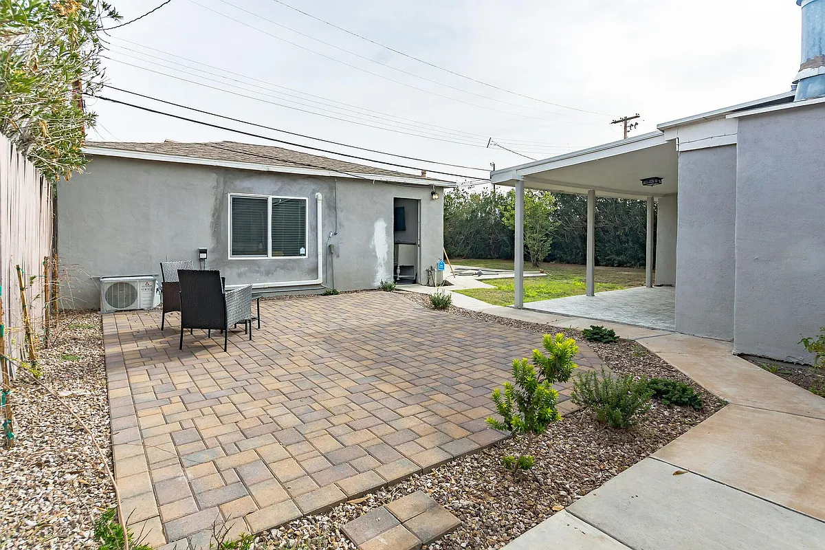 Building Photo - 4325 N 9th Ave #1