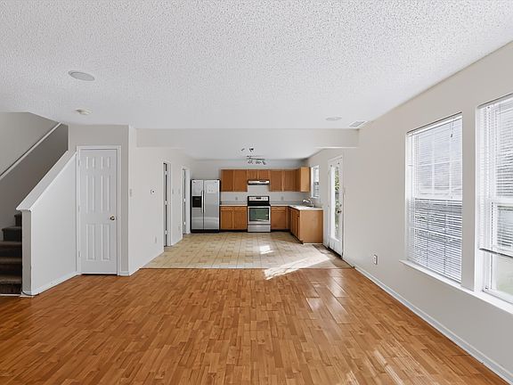 3rd image of 8827 Youngs Creek Ln