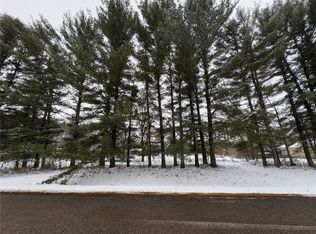 1 Curtis Ln, Eau Claire, WI 54701