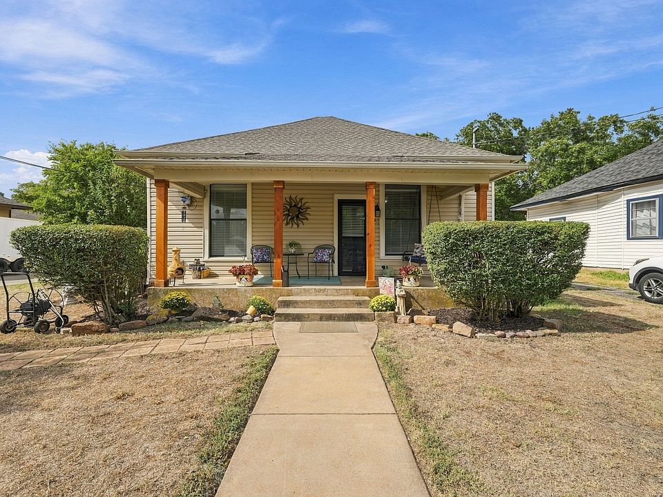 1st image of 311 N Pendell Ave
