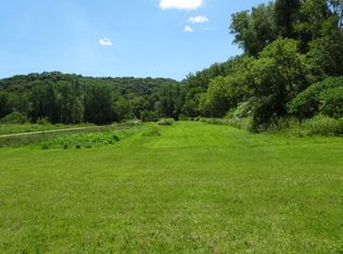 1 Deaver Ln, Viroqua, WI 54665