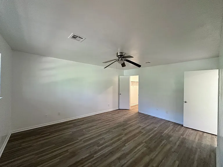 3822 Valley View Dr — Photo 22