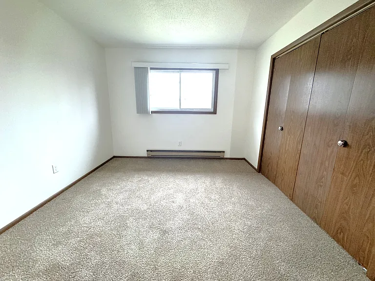 Cliffside Apartments — Photo 10