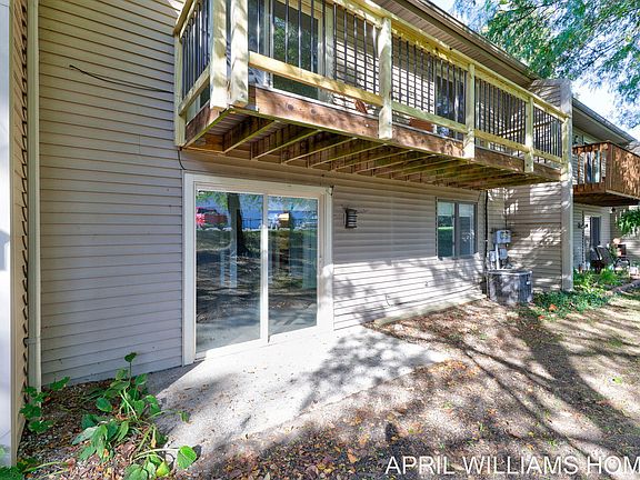 3rd image of 117 Shoreline Rd