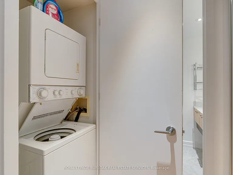 350 Wellington St W #M20 — Photo 23