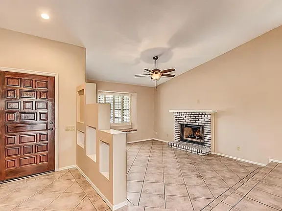 1211 E Drake Dr — Photo 12