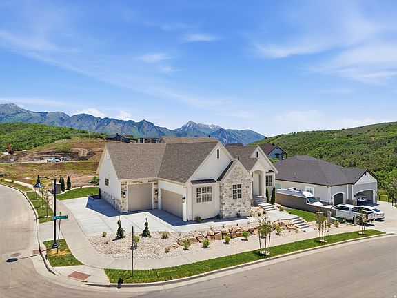 2nd image of 2574 E Canyon End Dr