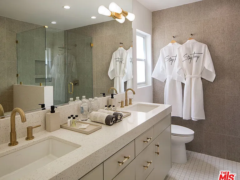 8917 Cynthia St #2 — Photo 21