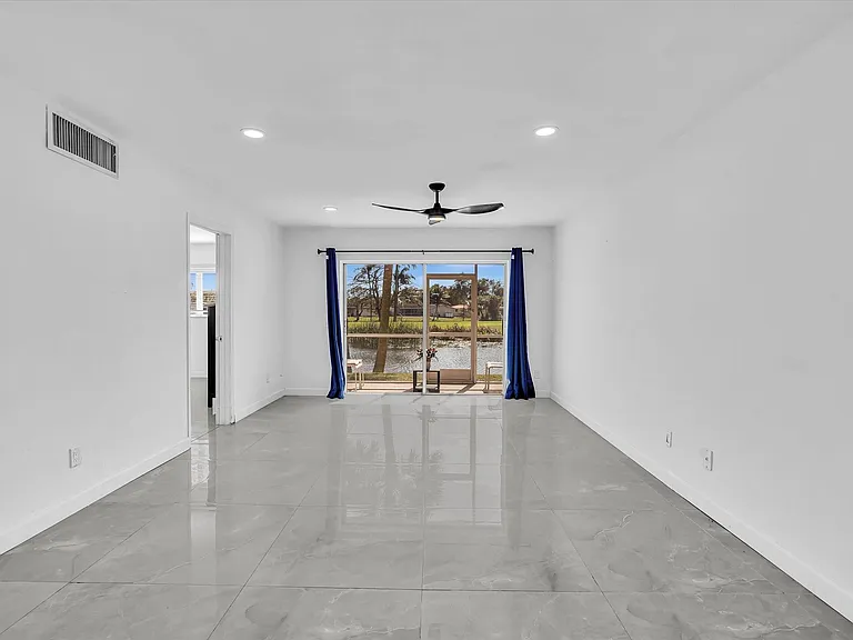 2451 SW 82nd Ave #108 — Photo 2