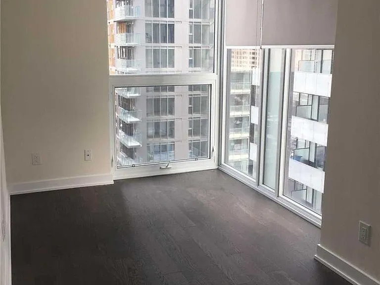 17 Dundonald St #1008 — Photo 7