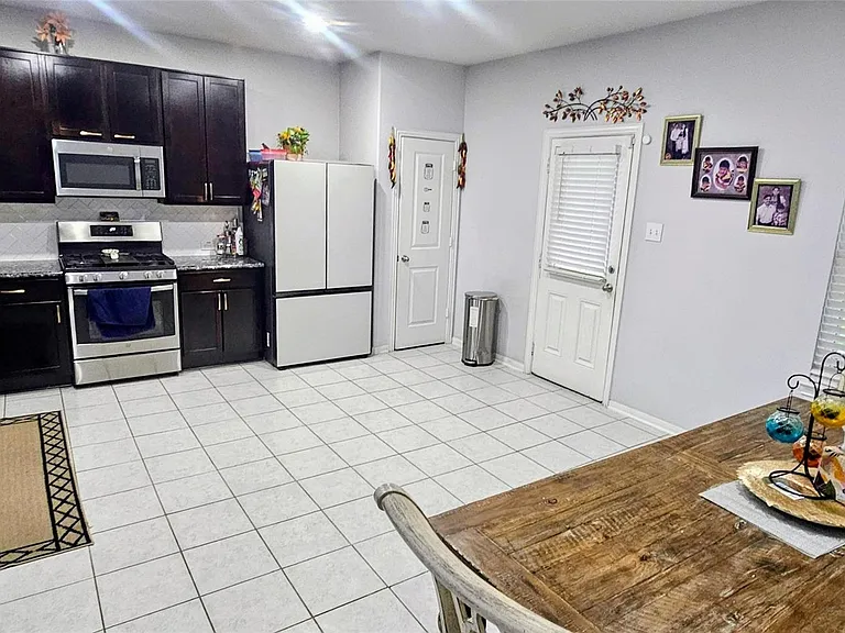 8831 W Crescent Lake Cir — Photo 2