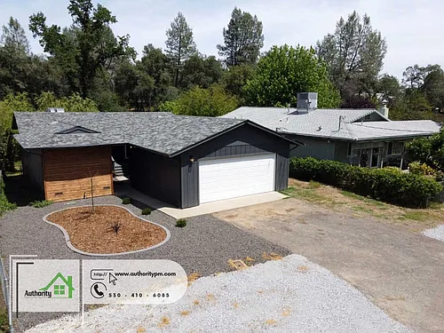 1833 Oregon Ave Photo 1