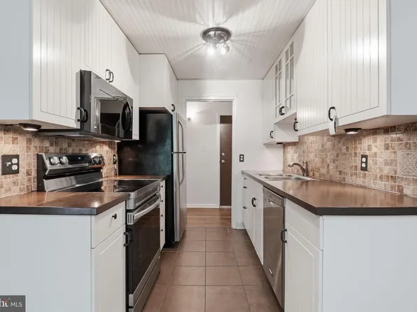 11619 Stoneview Sq APT 22C, Reston, VA 20191