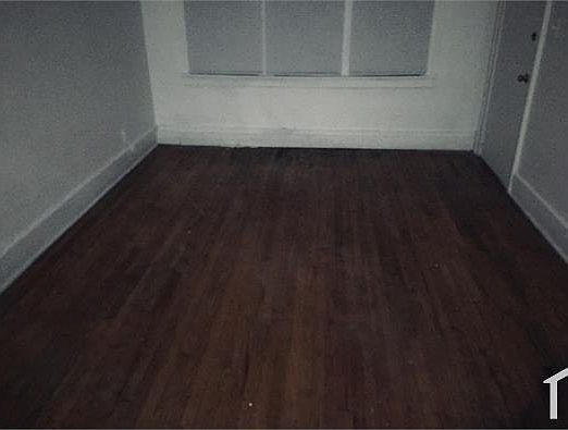 2nd image of 9919 Woodside Ave #1A