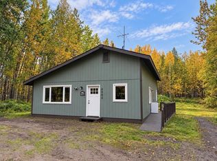 2202 Independence Cir W, North Pole, AK 99705