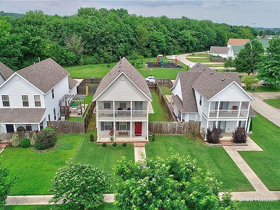 2nd image of 3602 N Tower Cir