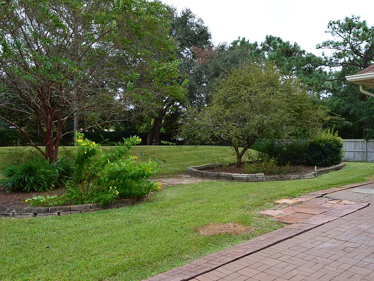 1866 Sunrise Dr — Photo 34