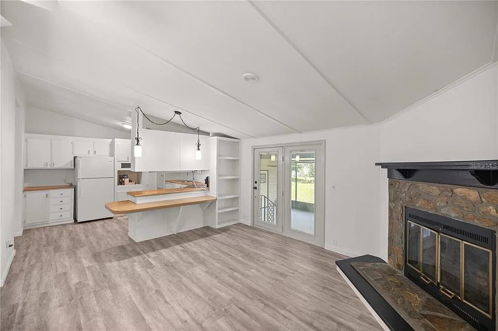3 bed, 2.0 bath, 1680 sqft, $1,800 — Photo 4