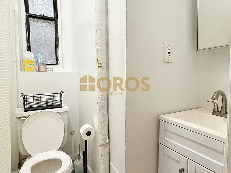 700 E 9th St #1 — Photo 7