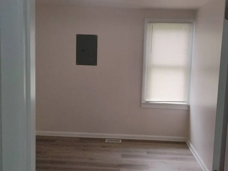 6015 Hosmer Ave — Photo 7