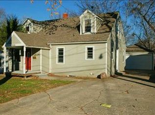 7015 Roseland Dr, Urbandale, IA 50322