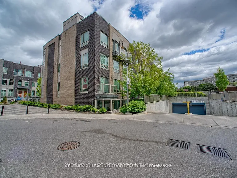 7 Applewood Ln E #221 — Photo 10