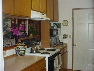4th image of 835 NE 7th St