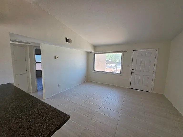 1243 N Oleander St — Photo 9