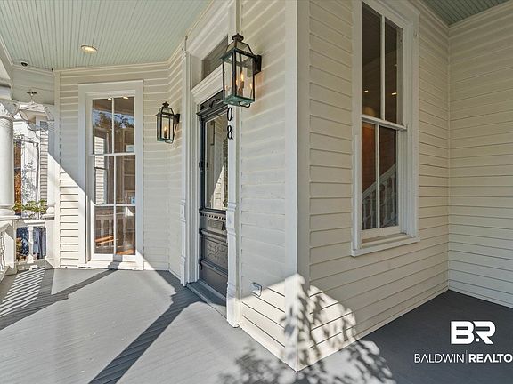 3rd image of 208 State St