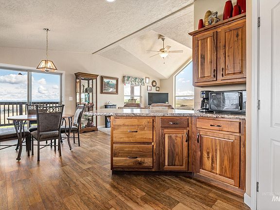 5th image of 110 Seubert Heights Dr