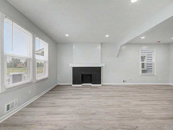3rd image of 3808 Monterey St