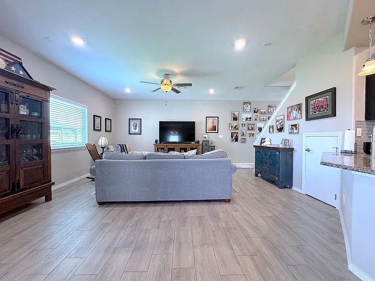 7805 Enchanted View Dr — Photo 10
