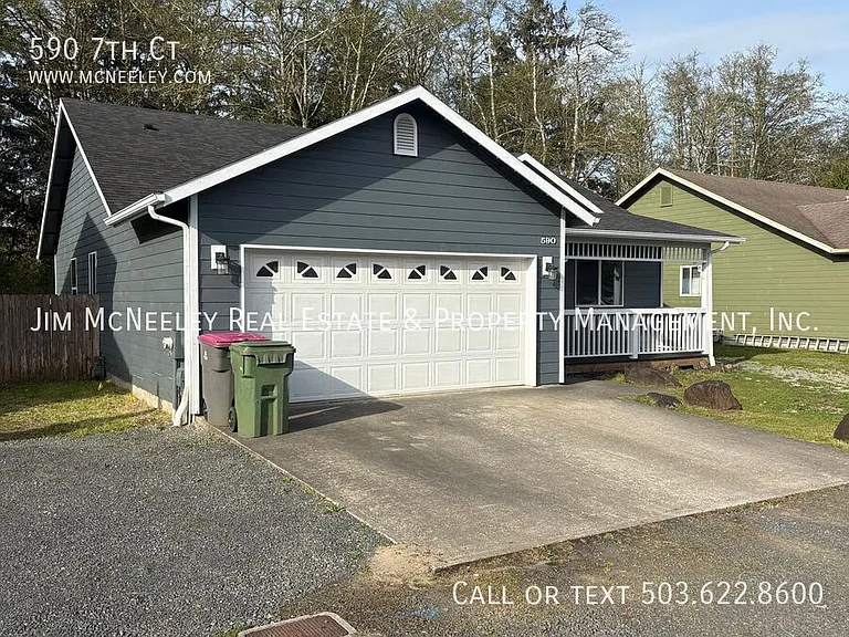 590 7th Ct — Photo 2