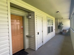945 Mountain Meadows Cir, Ashland, OR 97520