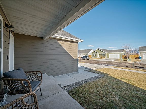 3rd image of 1103 Falcon Ridge Blvd