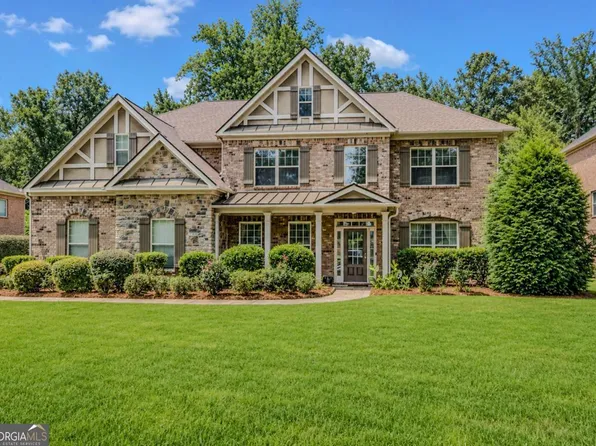 40 Village Green Ct SW, Lilburn, GA 30047