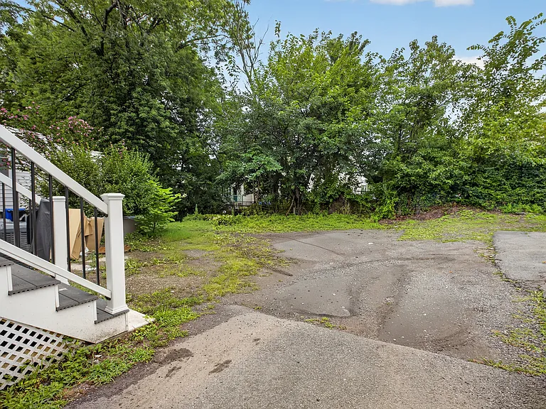 24 Dean St #1 — Photo 41