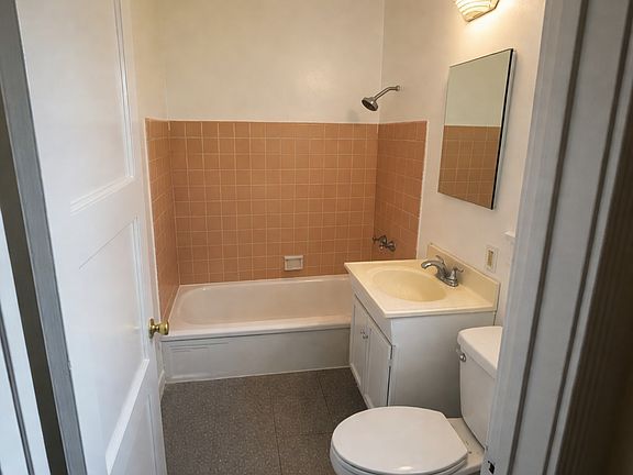 3rd image of 4548 California Ave #4548