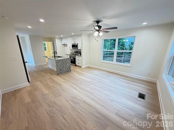 4th image of 345 Rumple St