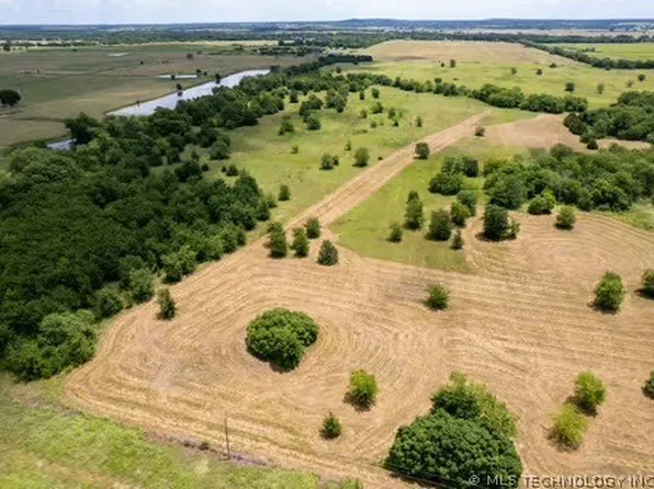 Fish Hatchery Rd, Caddo, OK 74729