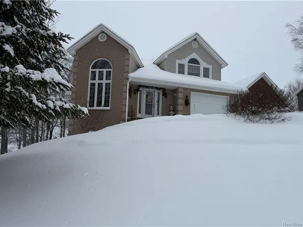 200 Saint Amand St, Grand Falls, NB E3Y 1C8