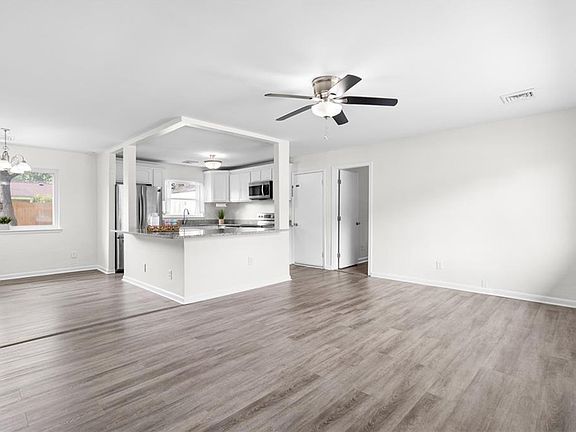 4th image of 3517 Victoria Dr